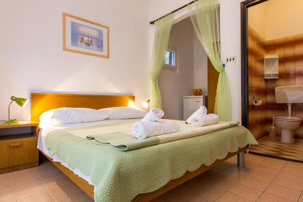 Villa Veca Starigrad Paklenica Esterno foto